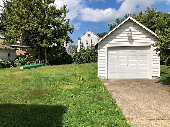 2nd image of 1160 W 27th St