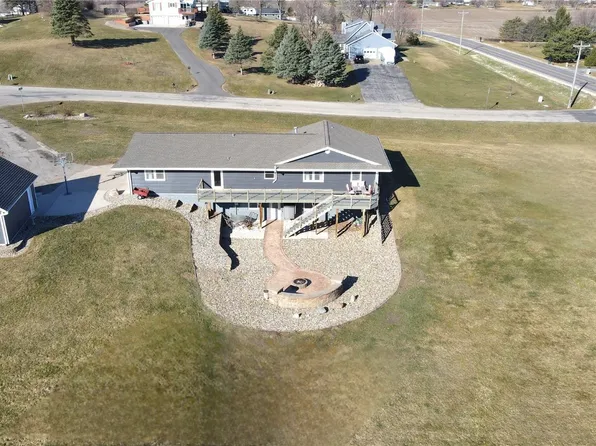 4601 Carrousel Dr SW, Cedar Rapids, IA 52404