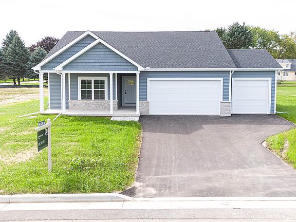 2nd image of 405 Ridge Ct