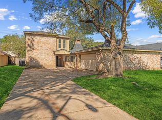 10806 Bob White Dr, Houston, TX 77096