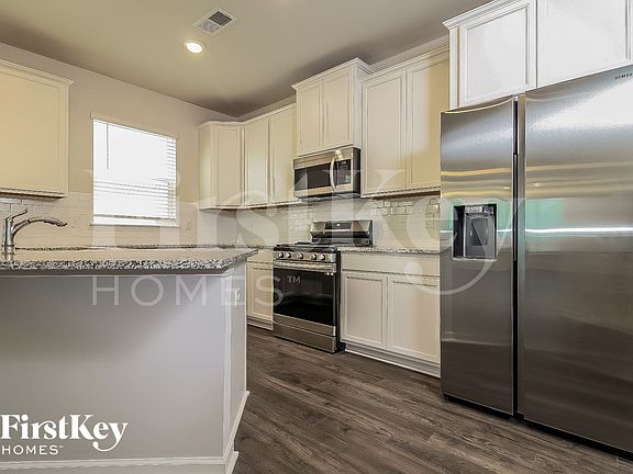 5th image of 310 Ashborne Ln