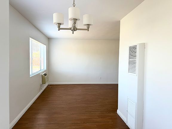 4th image of 508 N Kenmore Ave APT 15