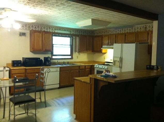 2nd image of 85 Harriette Dr