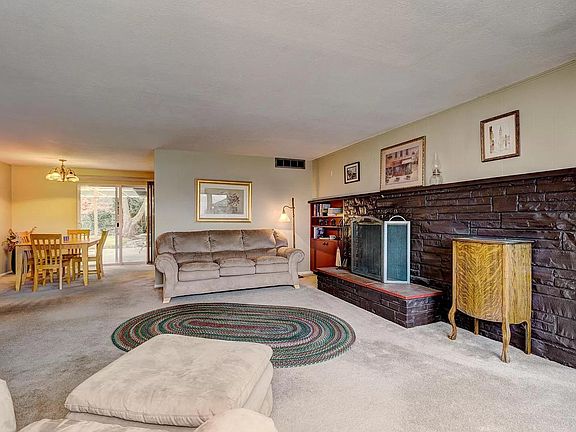 2nd image of 3411 W Hillcrest Dr