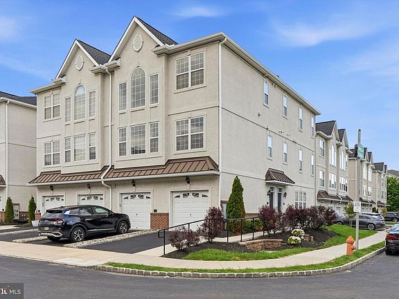 3rd image of 2103 Verona Dr