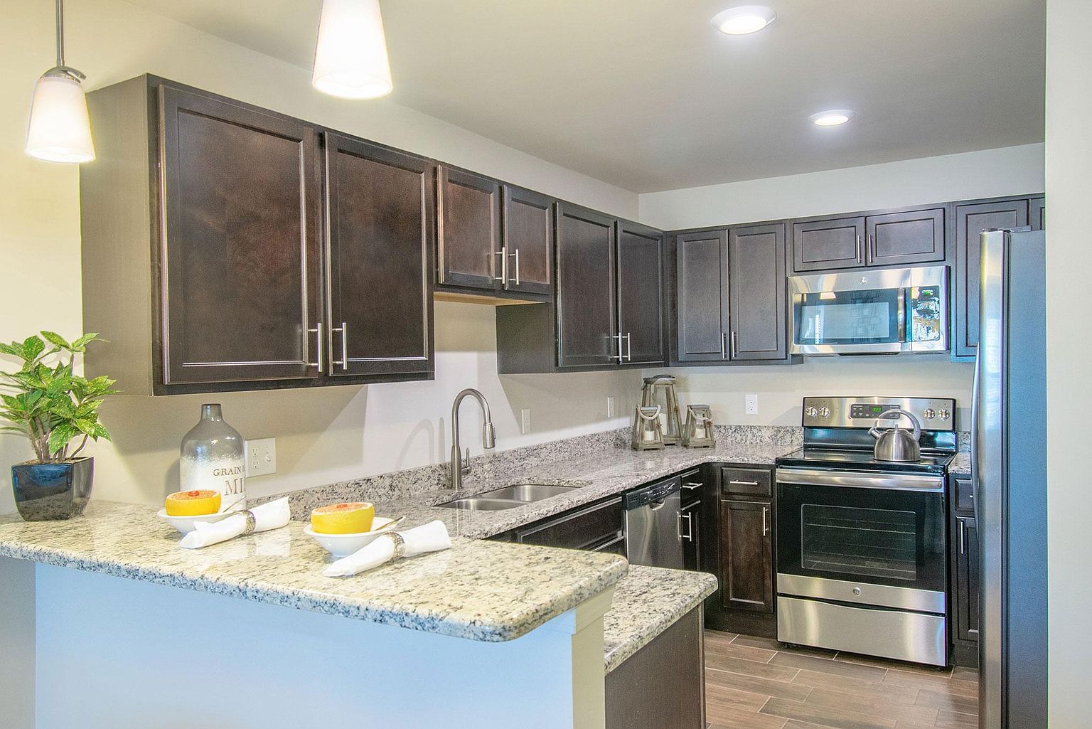 Montclair At Partridge Creek Apartment Rentals Clinton Township