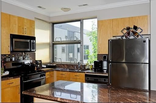 2nd image of 1808 S Michigan Ave APT 37