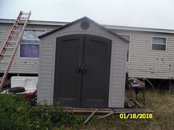 2nd image of 601 E Maverick St
