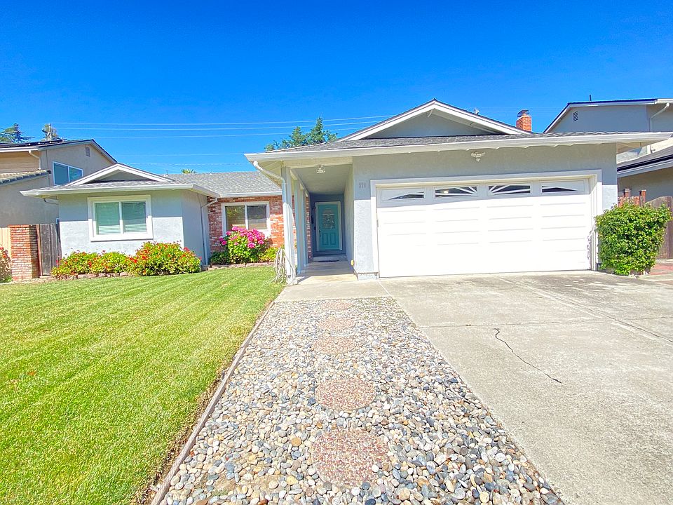 1st image of 370 Colville Dr