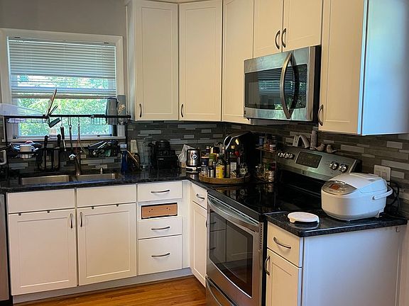 3rd image of 216 Catalpa Pl