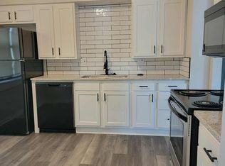 1409 N Blue Mills Rd, Independence, MO 64056