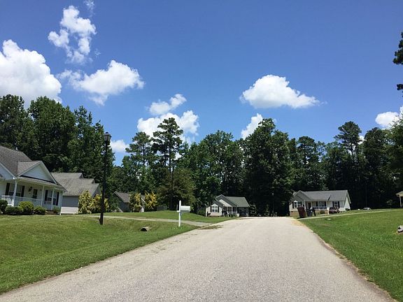 4th image of 104 Hazelwood Ct