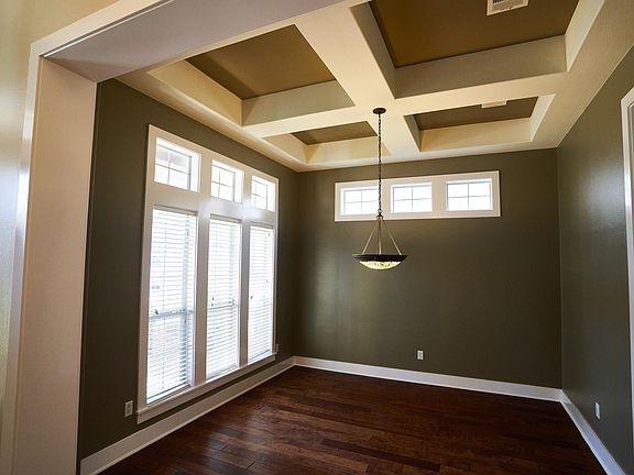4th image of 8212 Alophia Dr