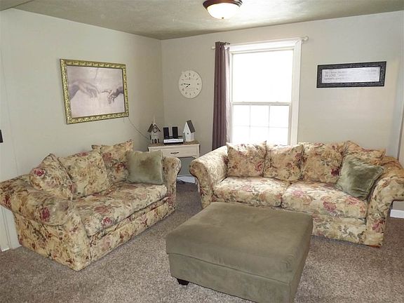 2nd image of 154 N Elm St