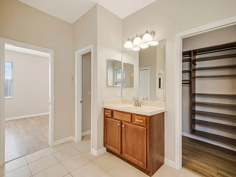 1904 Candlenut Cir — Photo 40