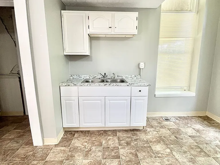 2130 Portland Ave — Photo 12