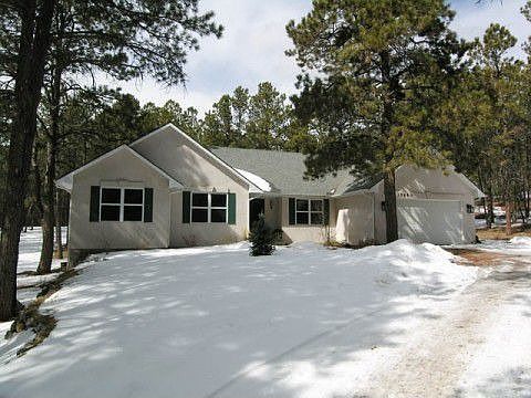 Beautiful & private treed lot