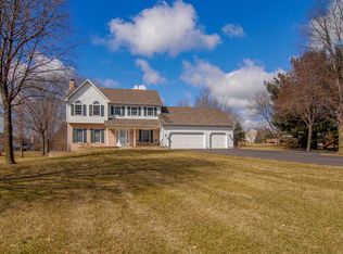 3N726 Baert Ln, St Charles, IL 60175