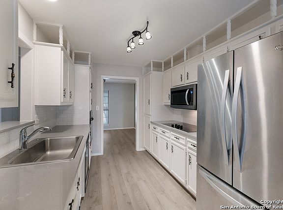 5th image of 2034 Shadow Cliff St