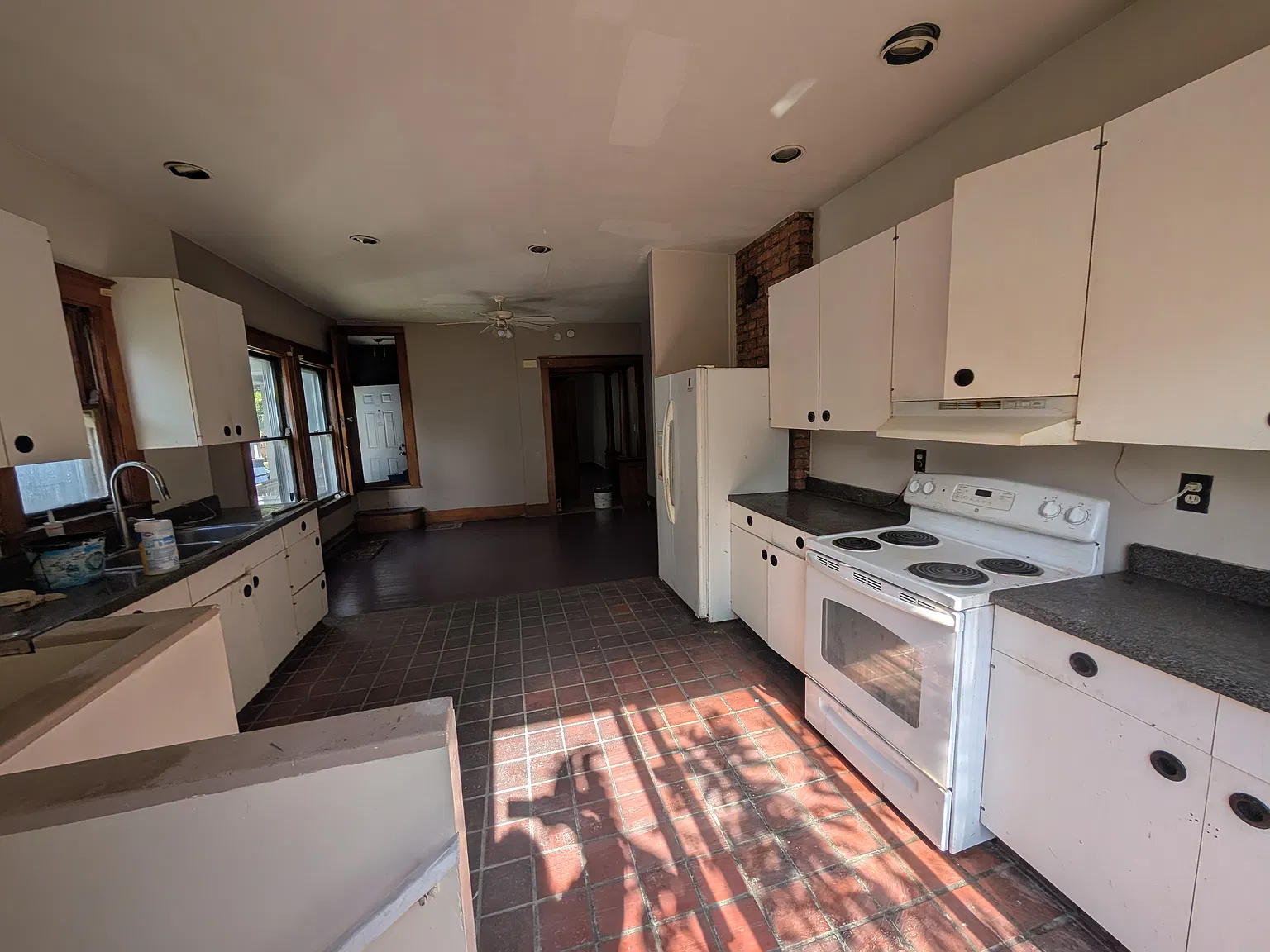 3 bed, 1187 sqft, $1,450 — Photo 4