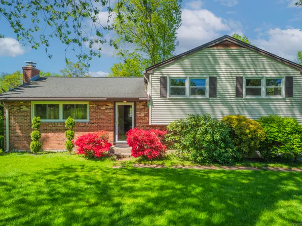 6 Griswold Drive, Windsor, CT 06095