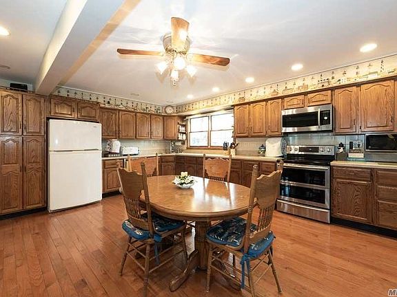 5th image of 1804 Village Ln N
