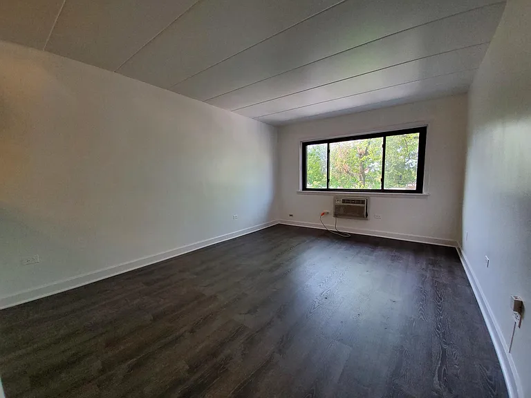 109 S Elmwood Ave #23 — Photo 4