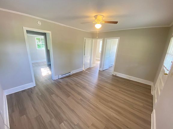 3rd image of 801 Oval St