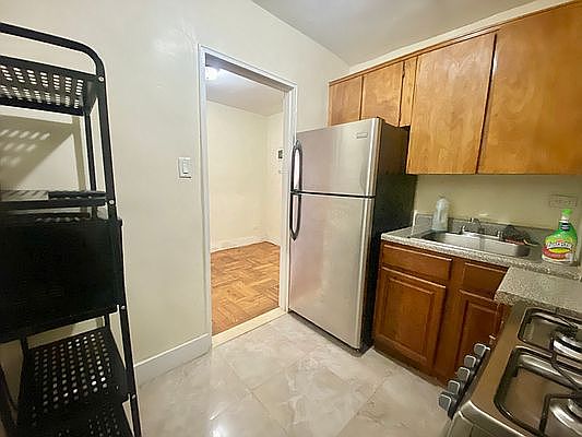 4th image of 255 Clarkson Ave #203
