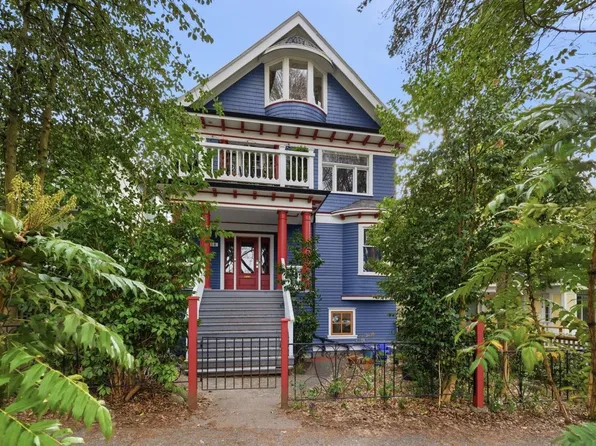 1758 Venables St, Vancouver, BC V5L 2H4