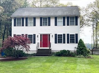 227 1/2 Pond St, North Billerica, MA 01862