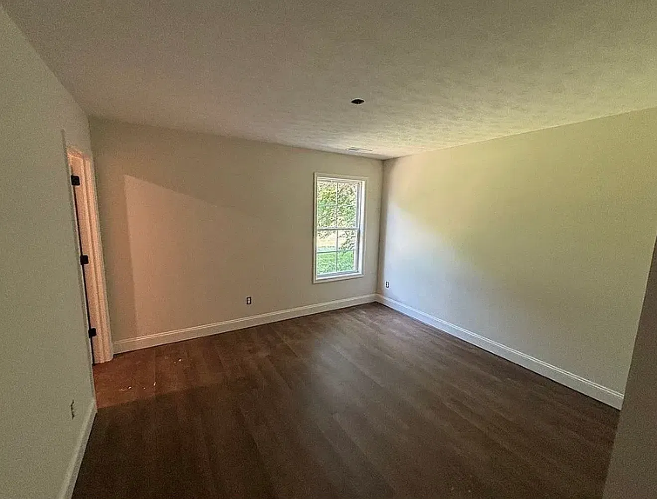 2 bed, 1000 sqft, $1,500 — Photo 4