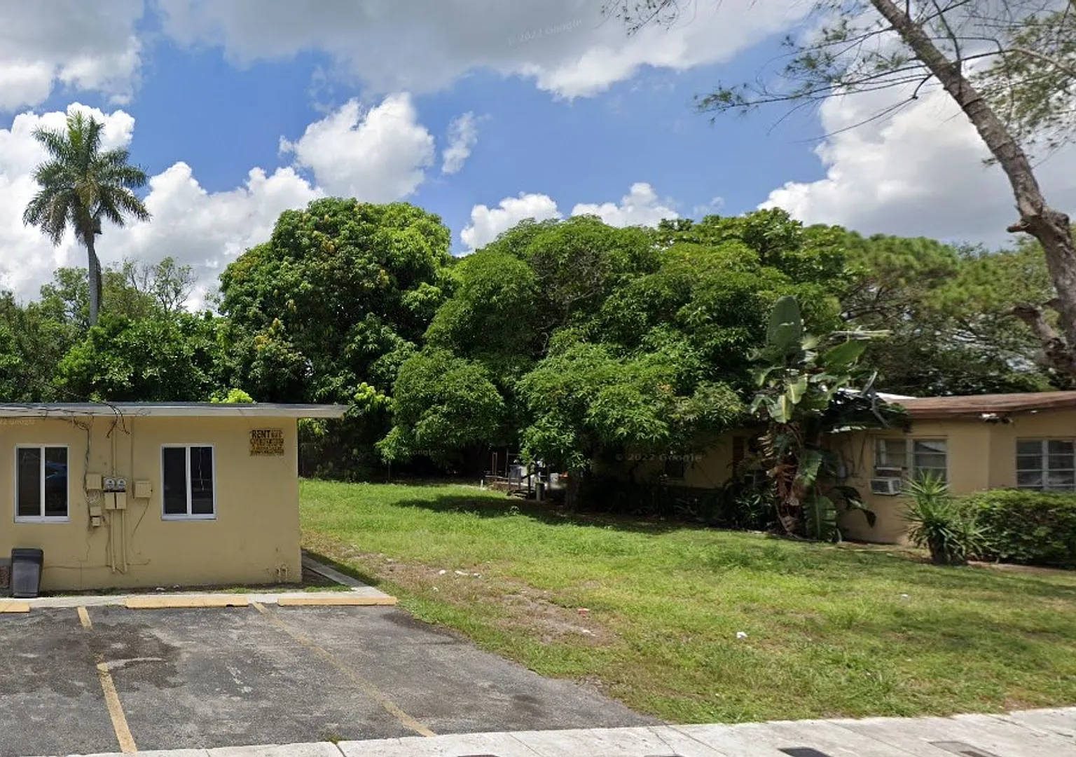 423 Nw 13 Ave - Max — Photo 1