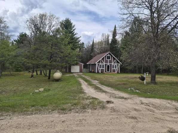 10441 Alpenhof Dr, Grayling, MI 49738