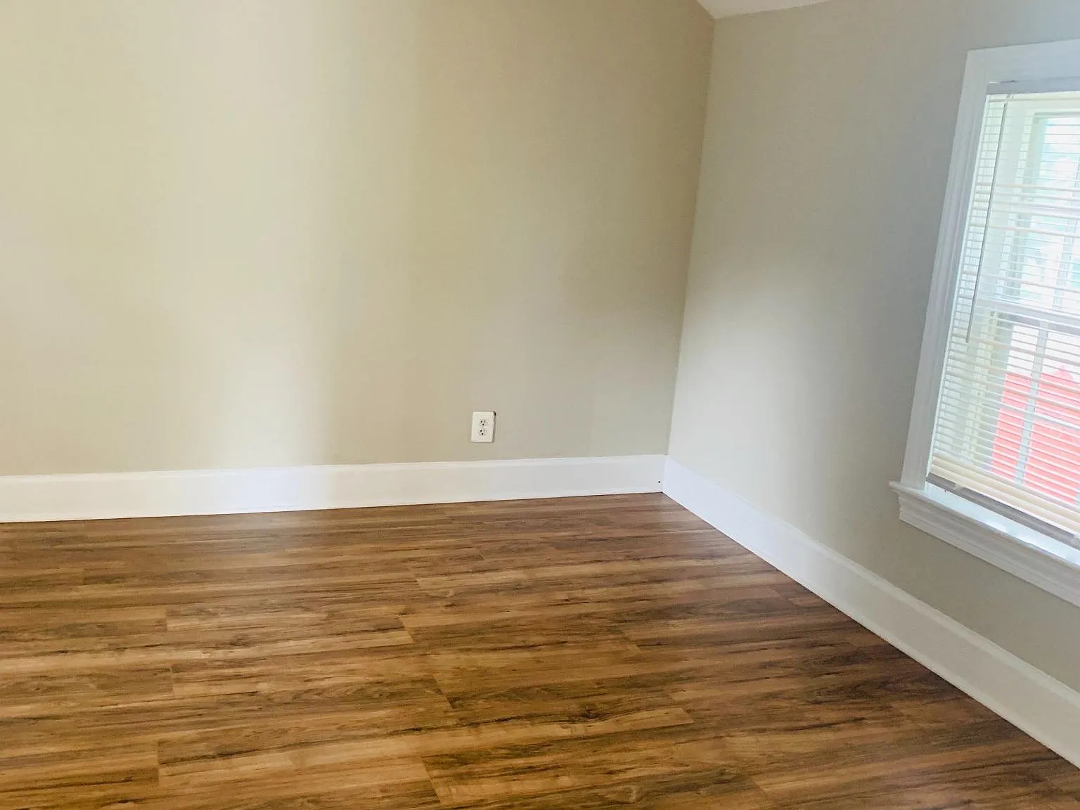 1 bed, 900 sqft, $1,650 — Photo 3
