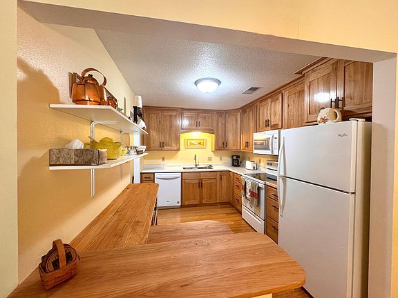 2nd image of 606 Pondhurst Dr