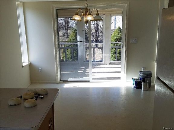 4th image of 2697 Thistlewood Dr