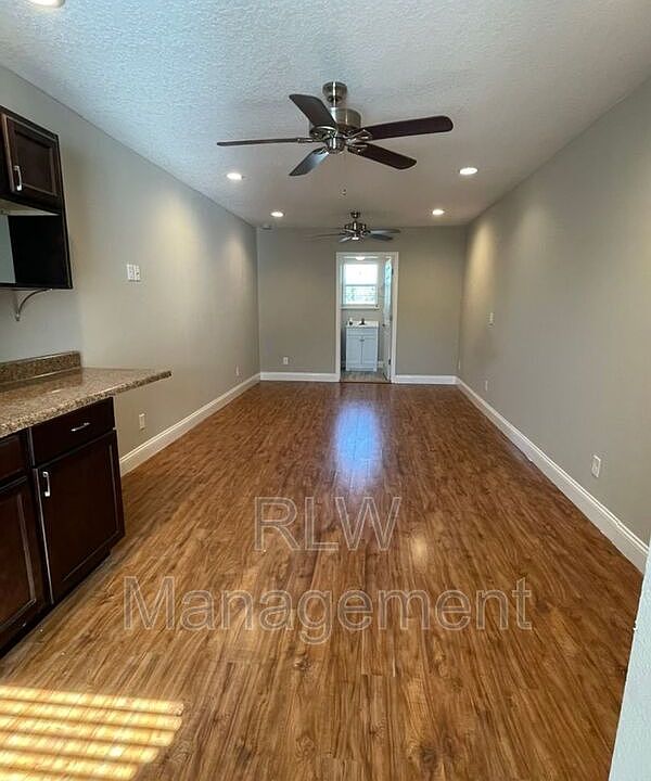 1st image of 515 N Disston Ave