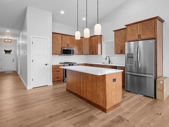 4th image of 1867 Redbud Cir #103