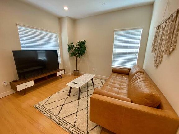 4th image of 713A N Stoneman Ave #713-A