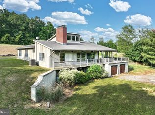 2811 Shangri La Rd, Stewartstown, PA 17363