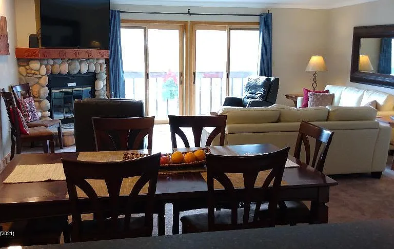 305 S Park Ave #300 — Photo 2