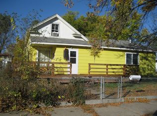 813 N Lake Ave, Miles City, MT 59301