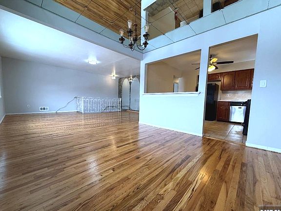 5th image of 17 Daka Ct Floor 2