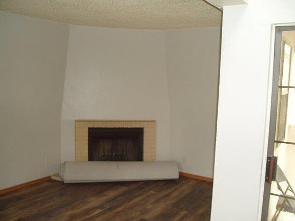 2nd image of 318 La Veta Dr NE APT 4