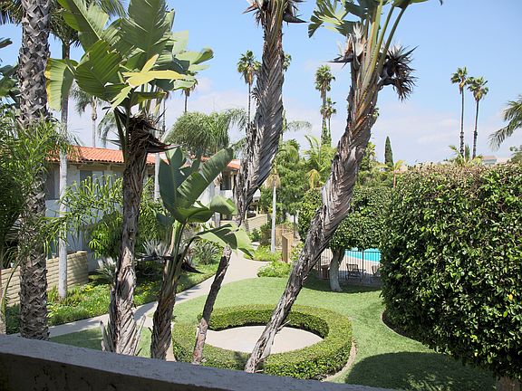 5th image of 121 N La Reina Cir #2