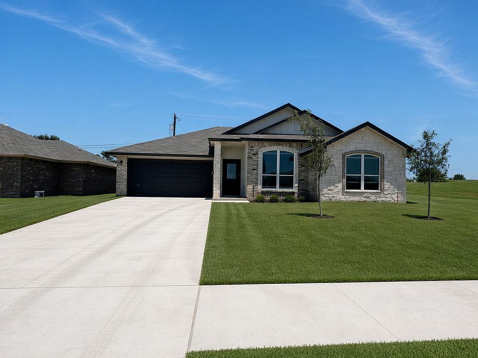 1st image of 145 Atlas Ave