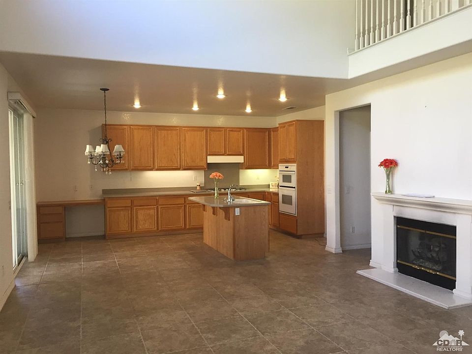 1st image of 29330 Oakmont Ct