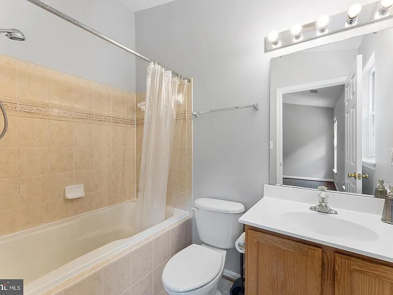 4004 Meadow Trail Ln — Photo 13