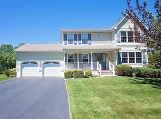33 Pondview Dr, Allentown, NJ 08501